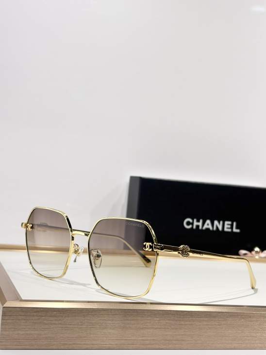 Picture of Chanel Sunglasses _SKUfw76989829fw